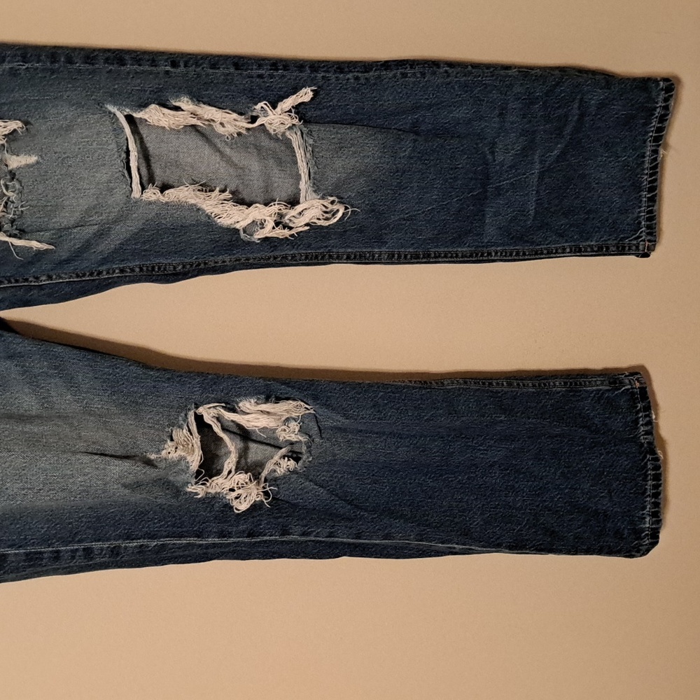 Aeropostale Straight Leg Distressed Blue Jeans. Size 6. - Picture 3 of 10